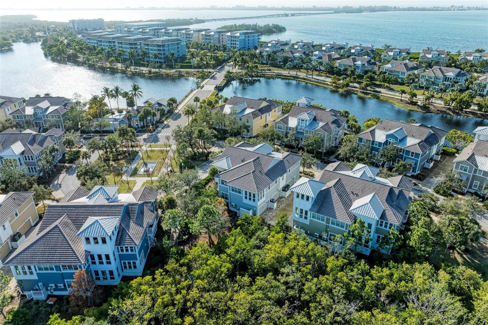 315 SAPPHIRE LAKE DR #201