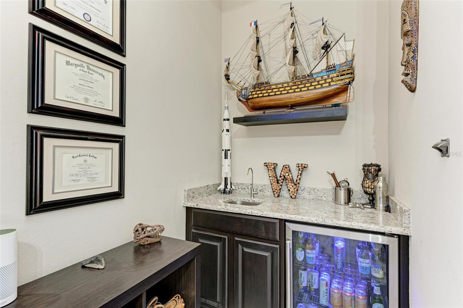 315 SAPPHIRE LAKE DR #201