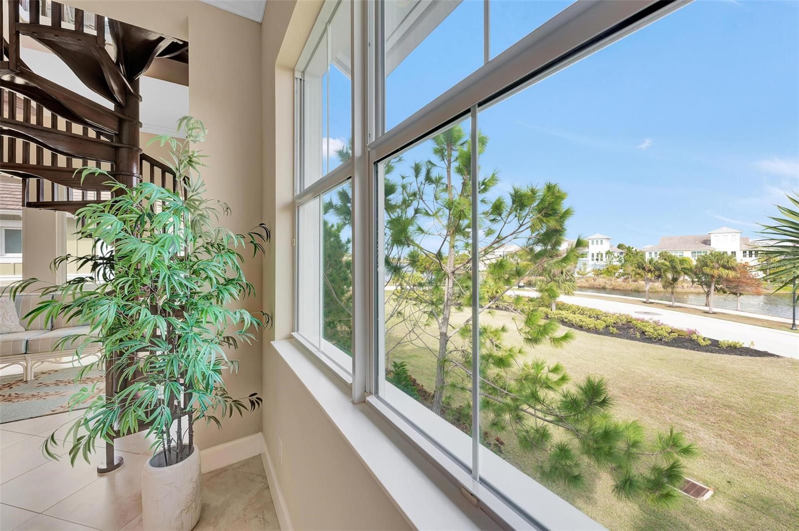 339 COMPASS POINT DR #201