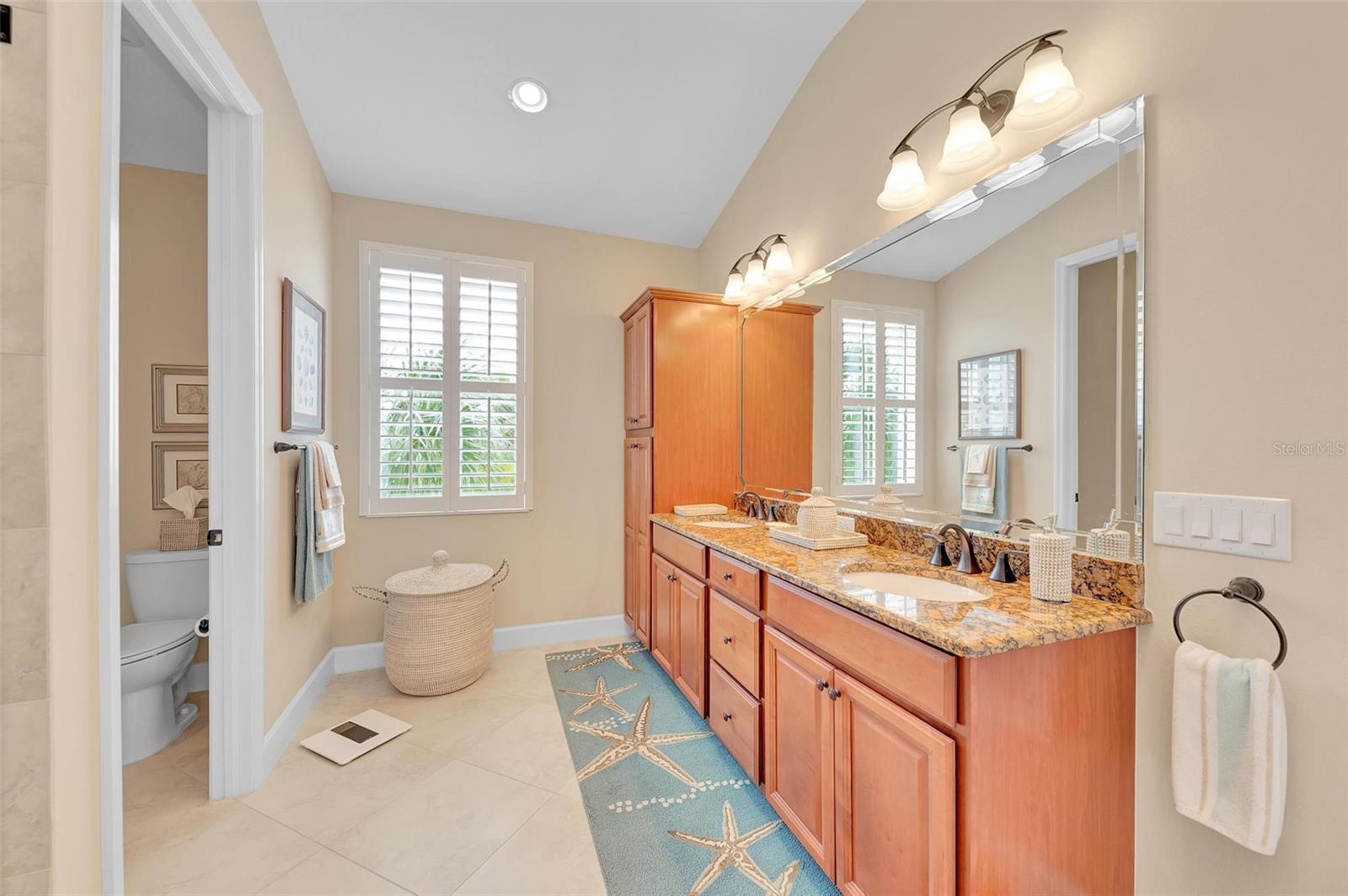 339 COMPASS POINT DR #201