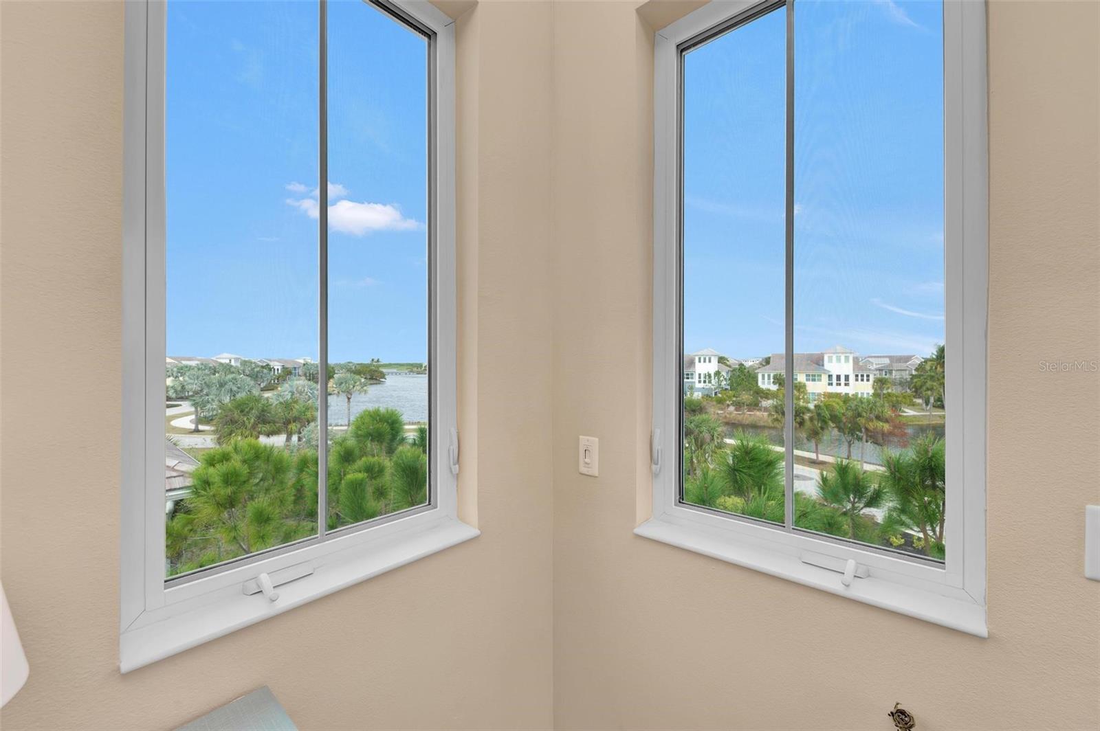 339 COMPASS POINT DR #201