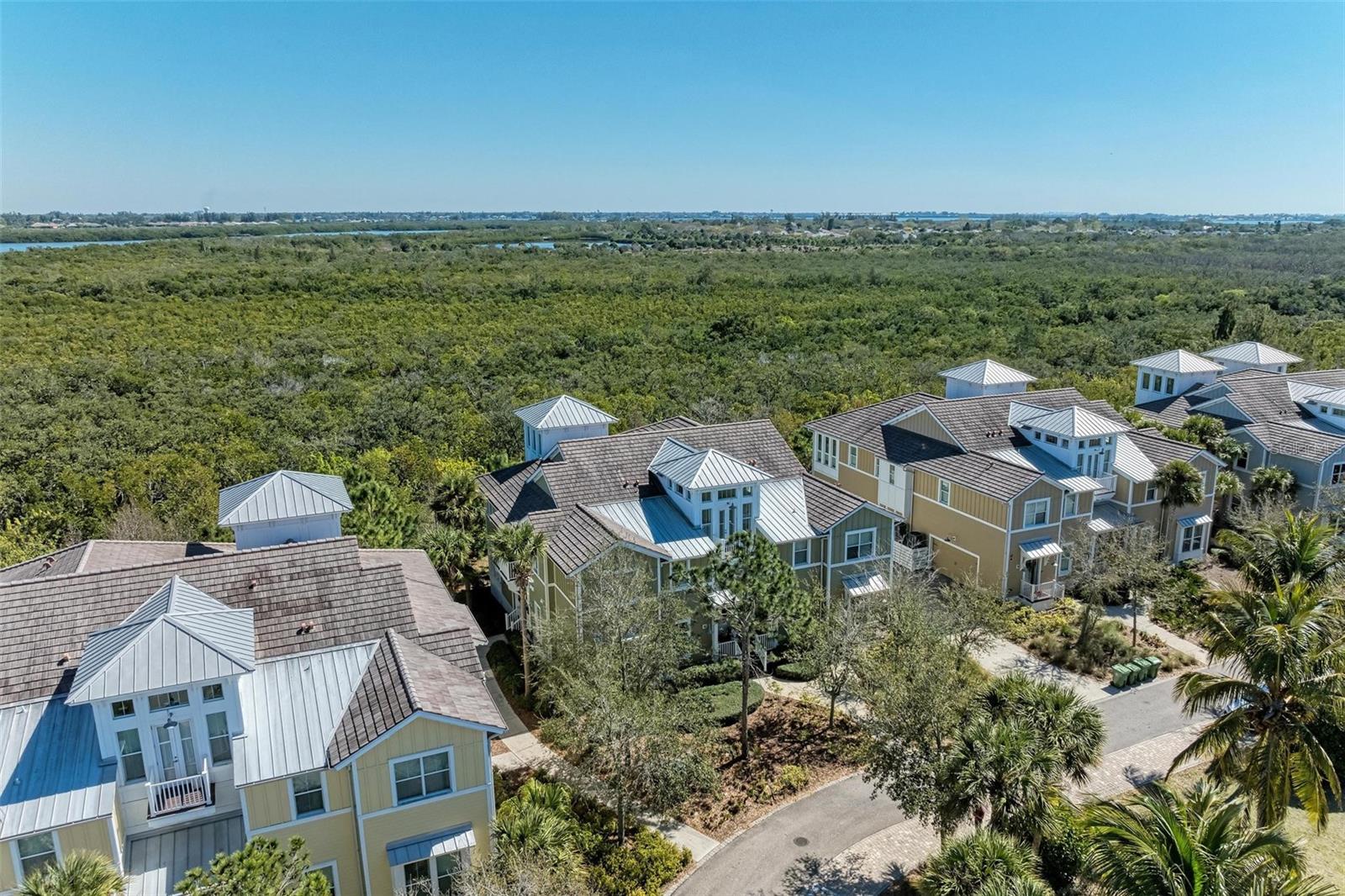 271 SAPPHIRE LAKE DR #101