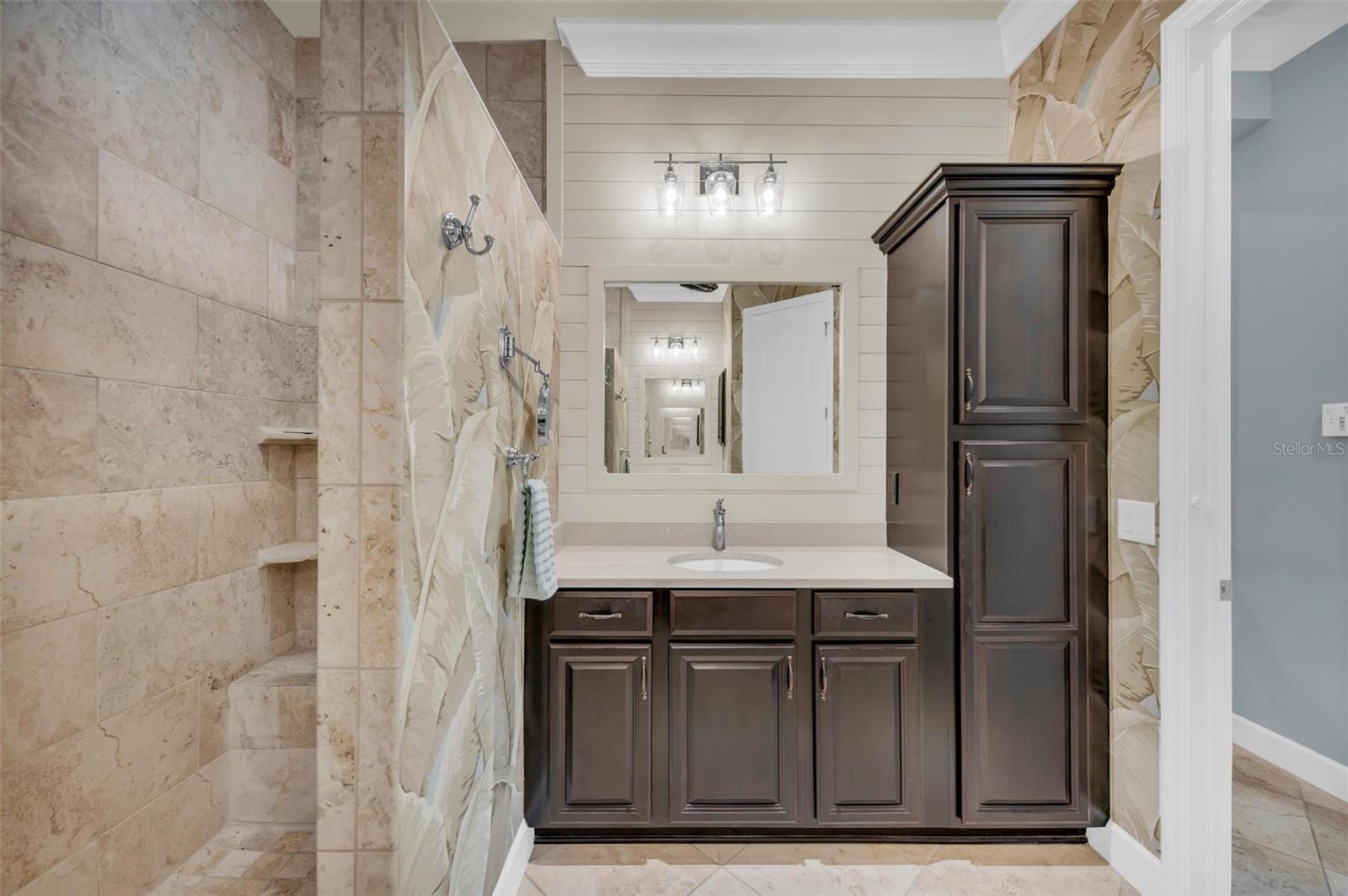 271 SAPPHIRE LAKE DR #101