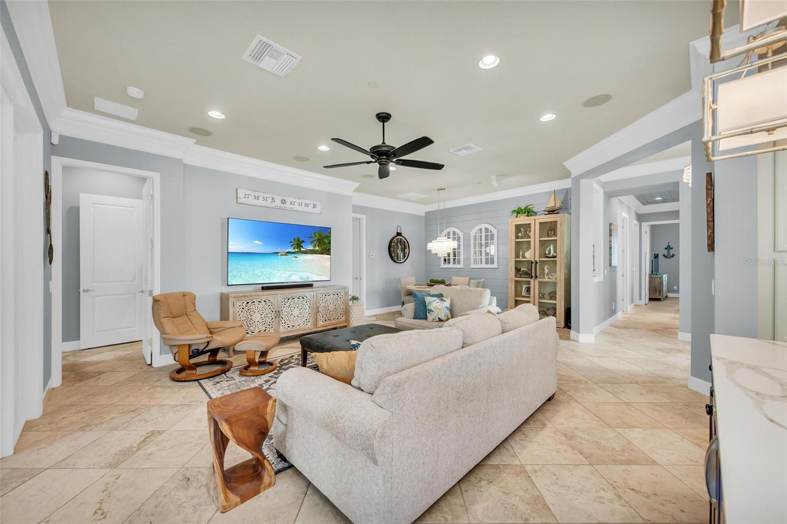 271 SAPPHIRE LAKE DR #101