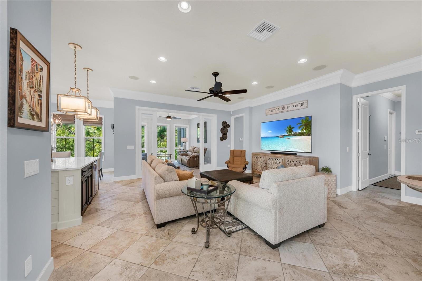 271 SAPPHIRE LAKE DR #101