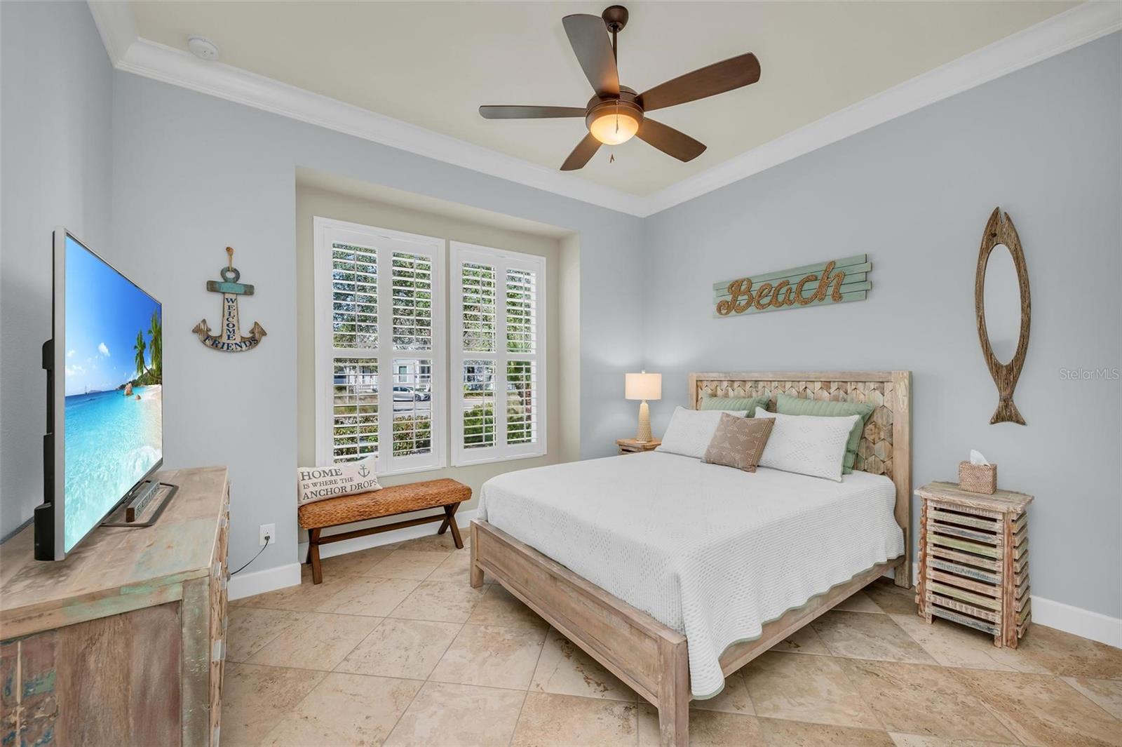 271 SAPPHIRE LAKE DR #101