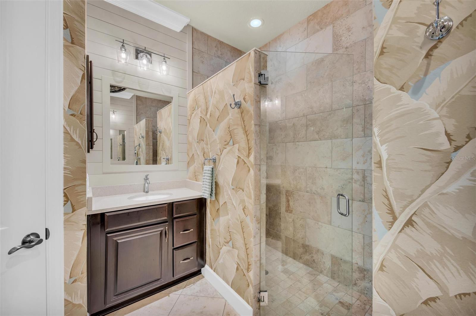 271 SAPPHIRE LAKE DR #101