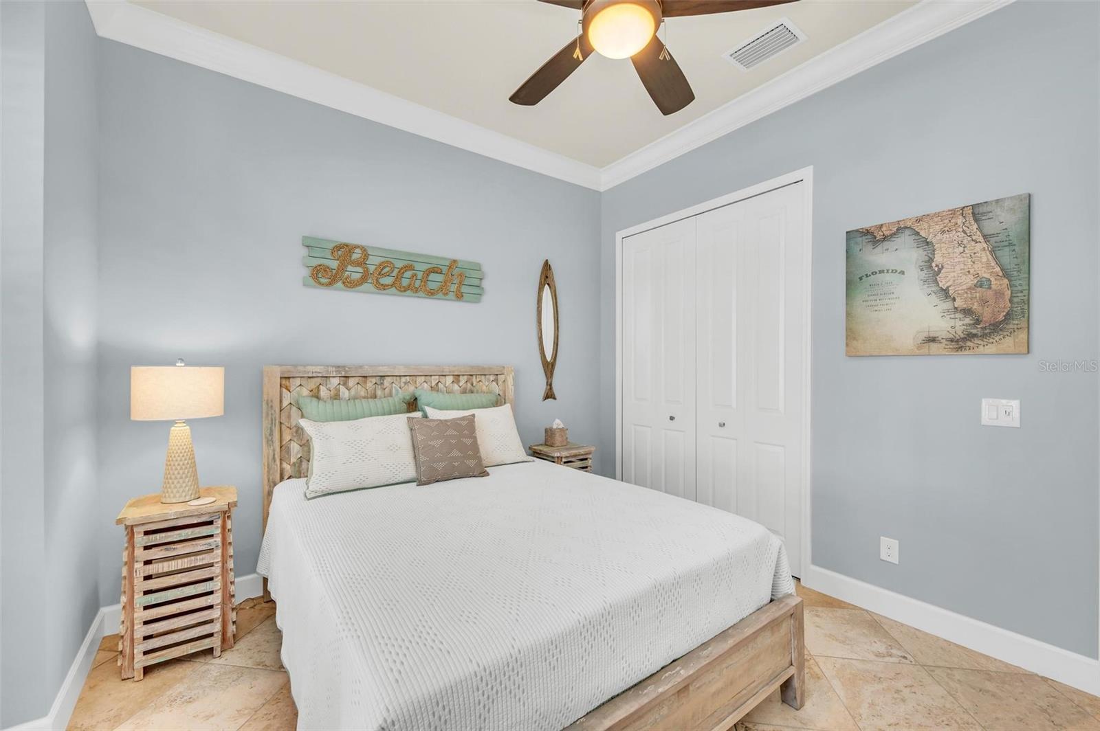 271 SAPPHIRE LAKE DR #101