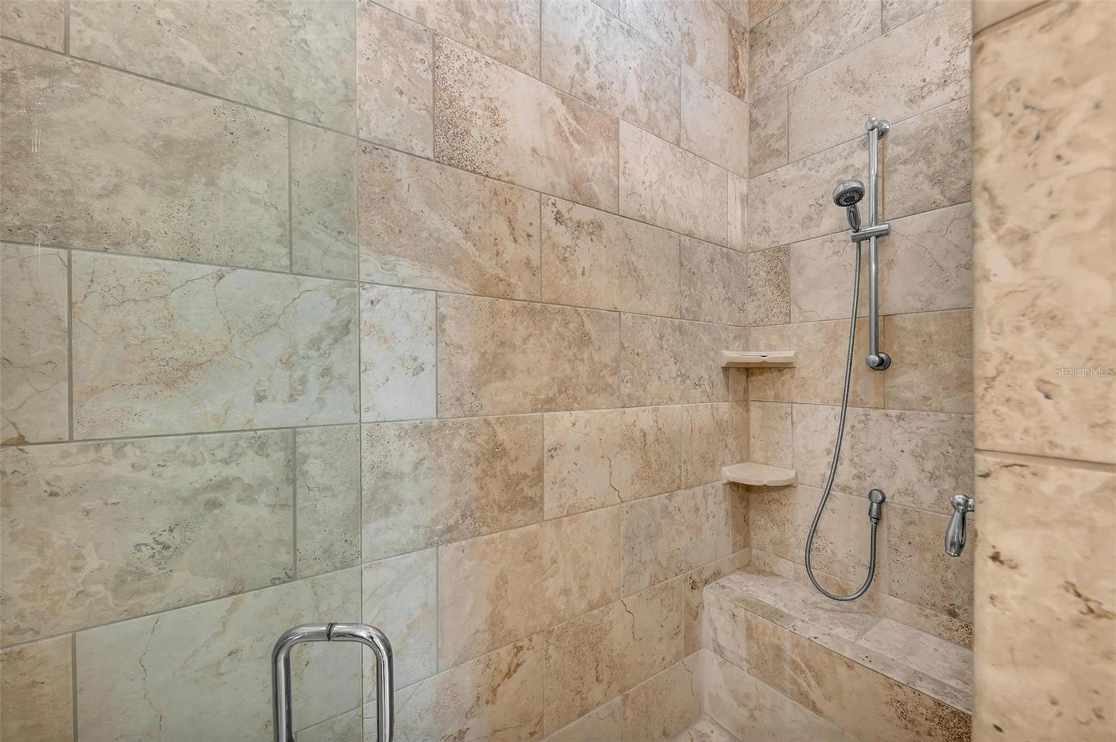 271 SAPPHIRE LAKE DR #101