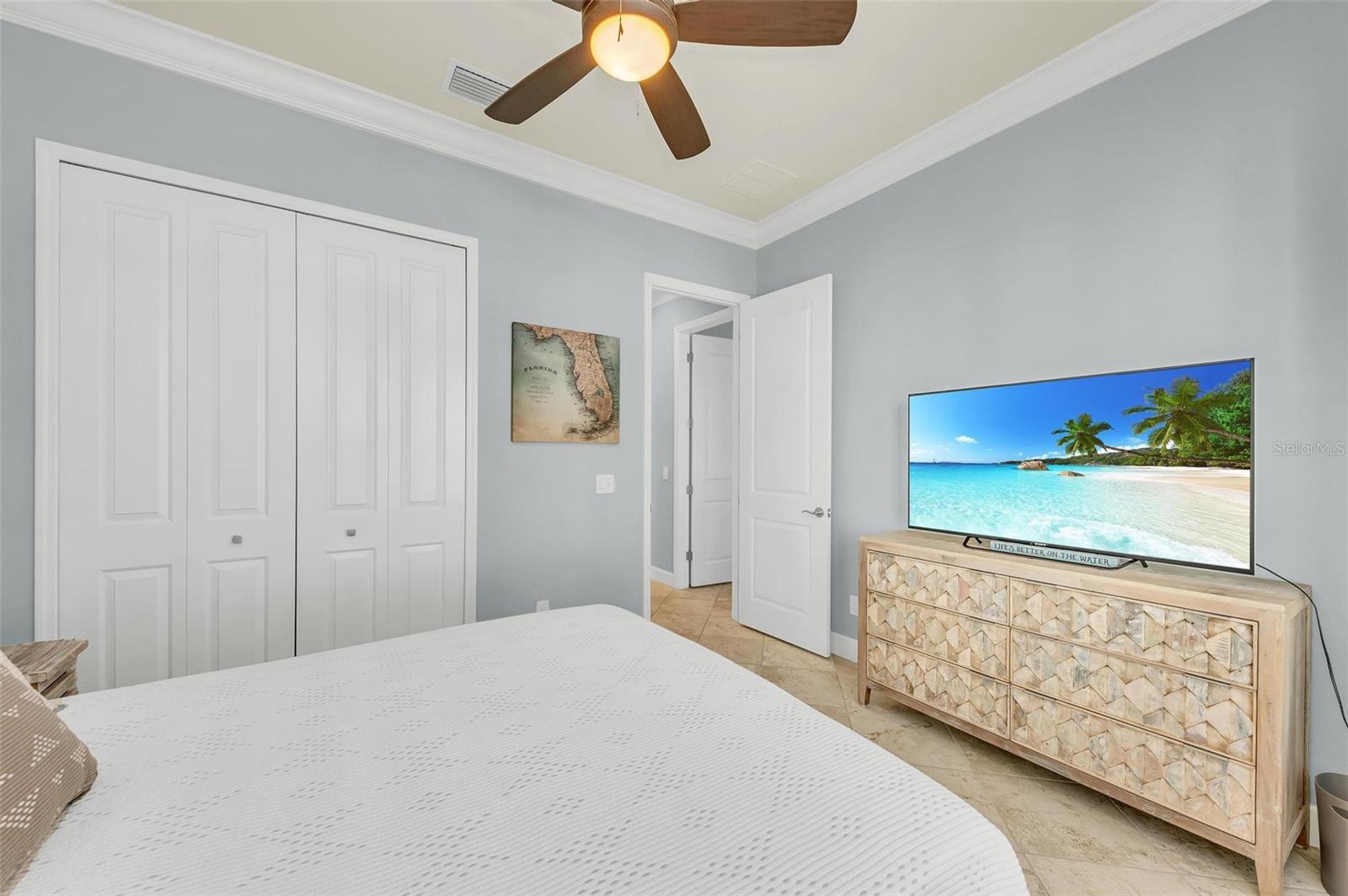 271 SAPPHIRE LAKE DR #101