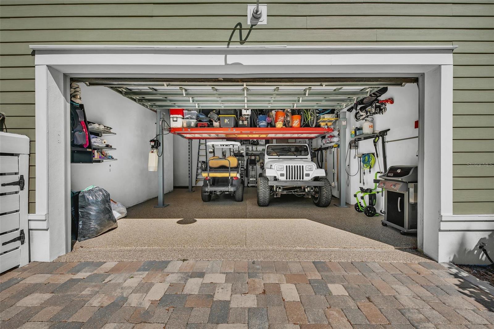 271 SAPPHIRE LAKE DR #101