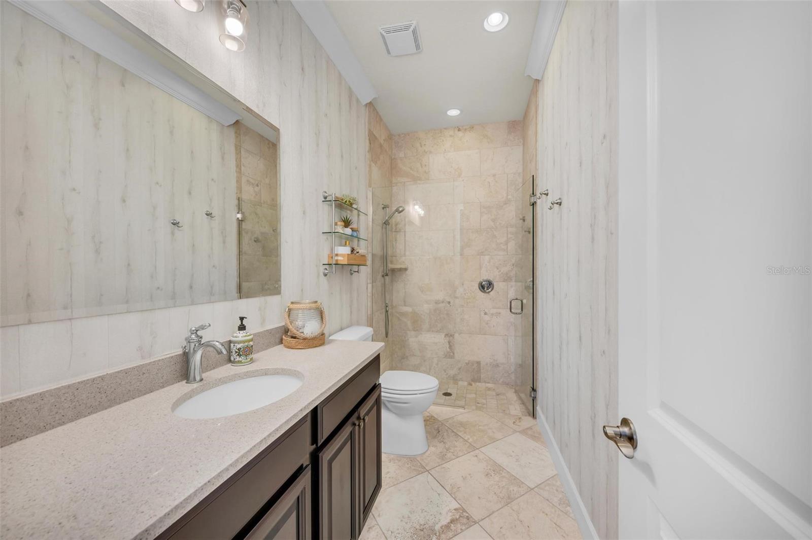 271 SAPPHIRE LAKE DR #101