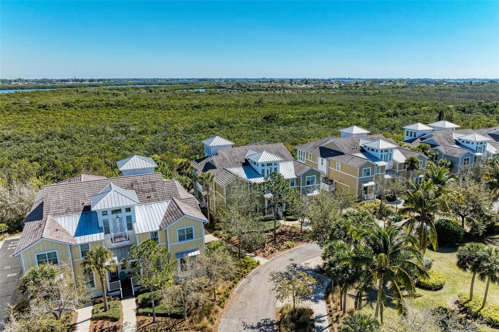 271 SAPPHIRE LAKE DR #101