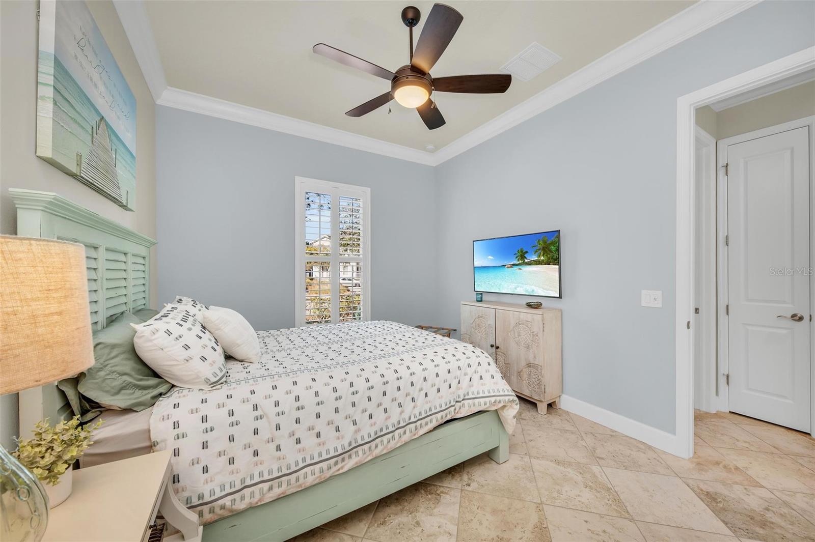 271 SAPPHIRE LAKE DR #101