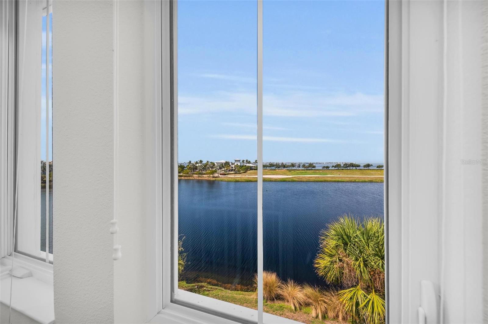 230 SAPPHIRE LAKE DR #201