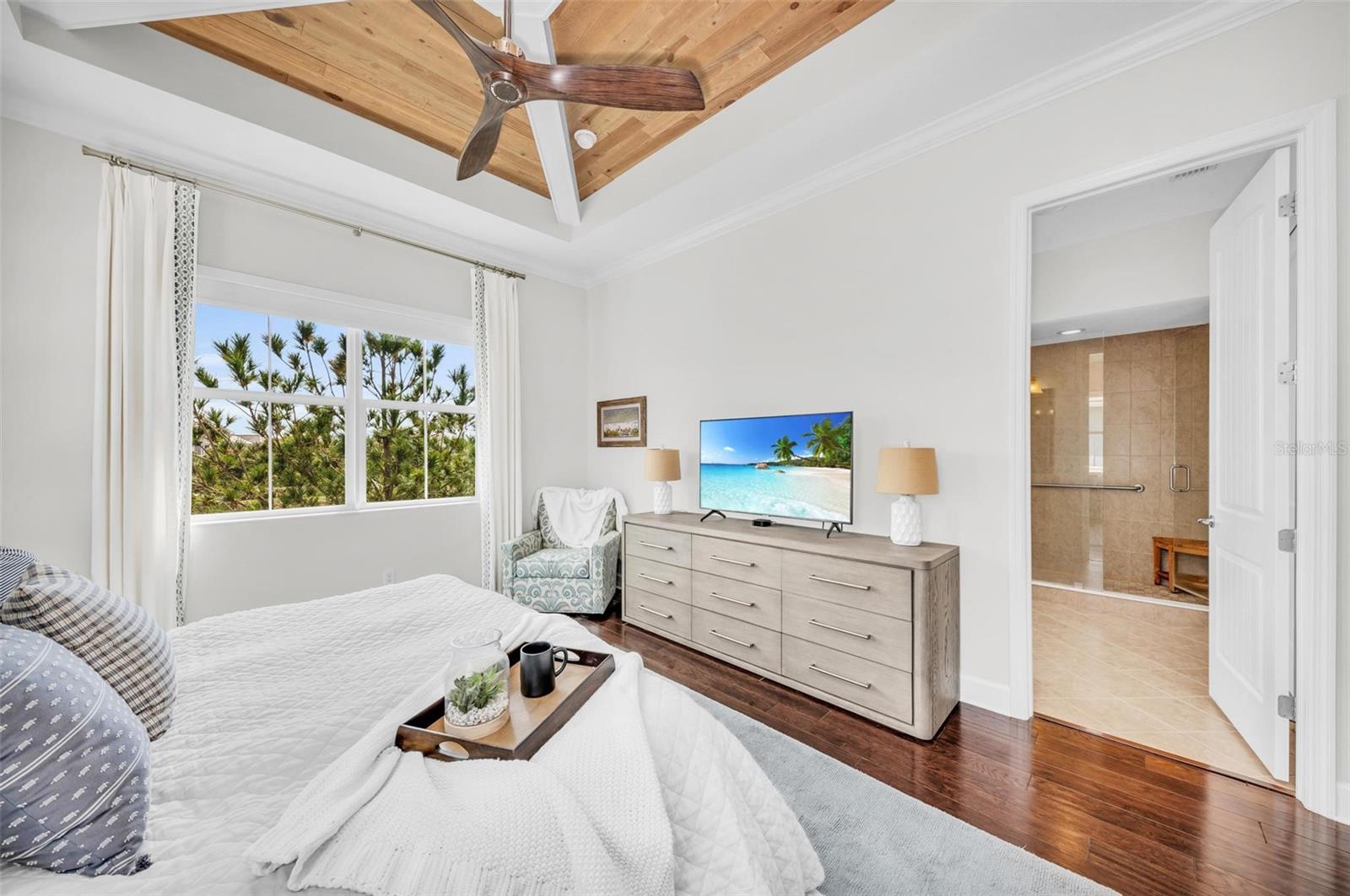 230 SAPPHIRE LAKE DR #201