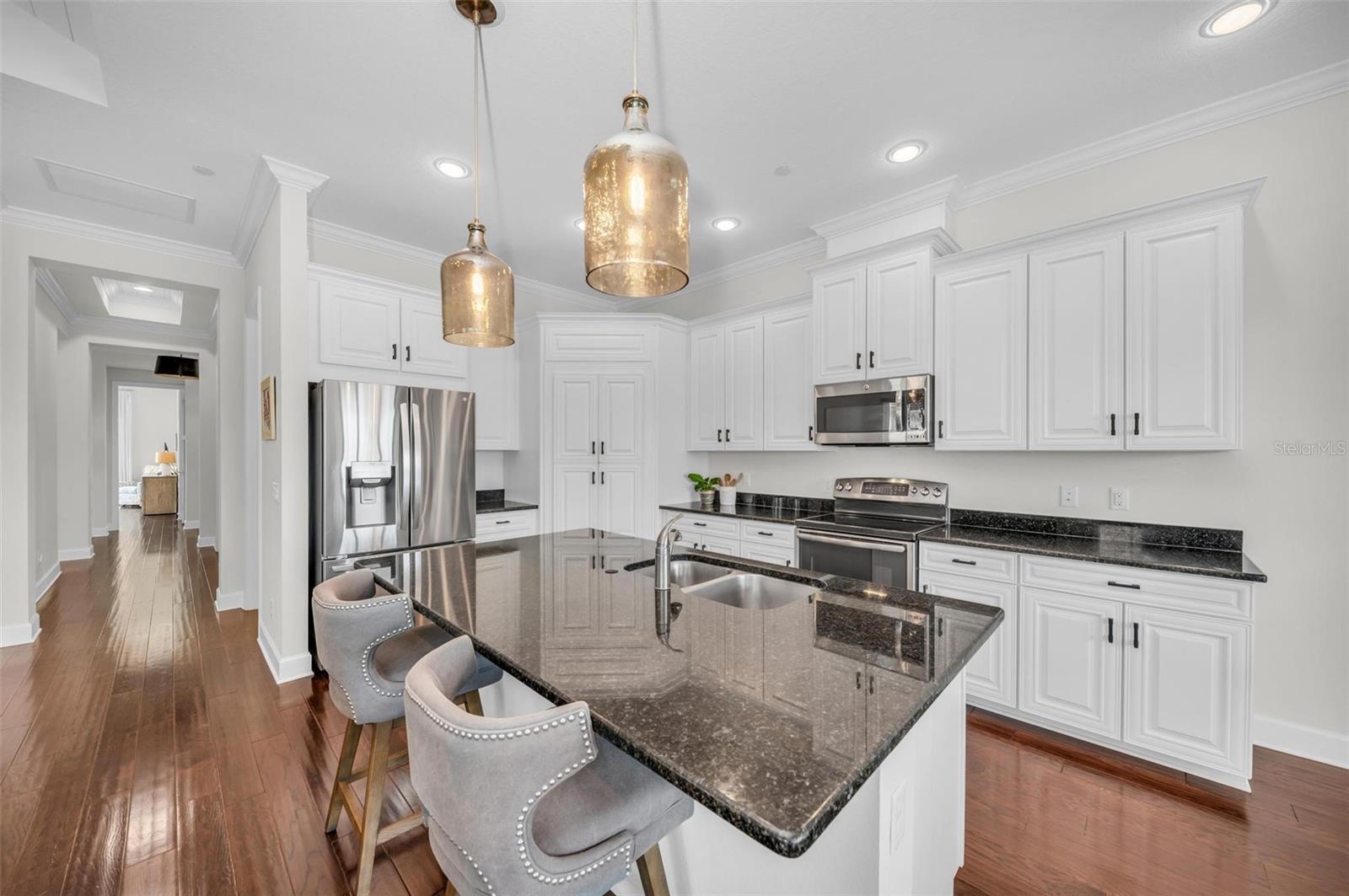 230 SAPPHIRE LAKE DR #201