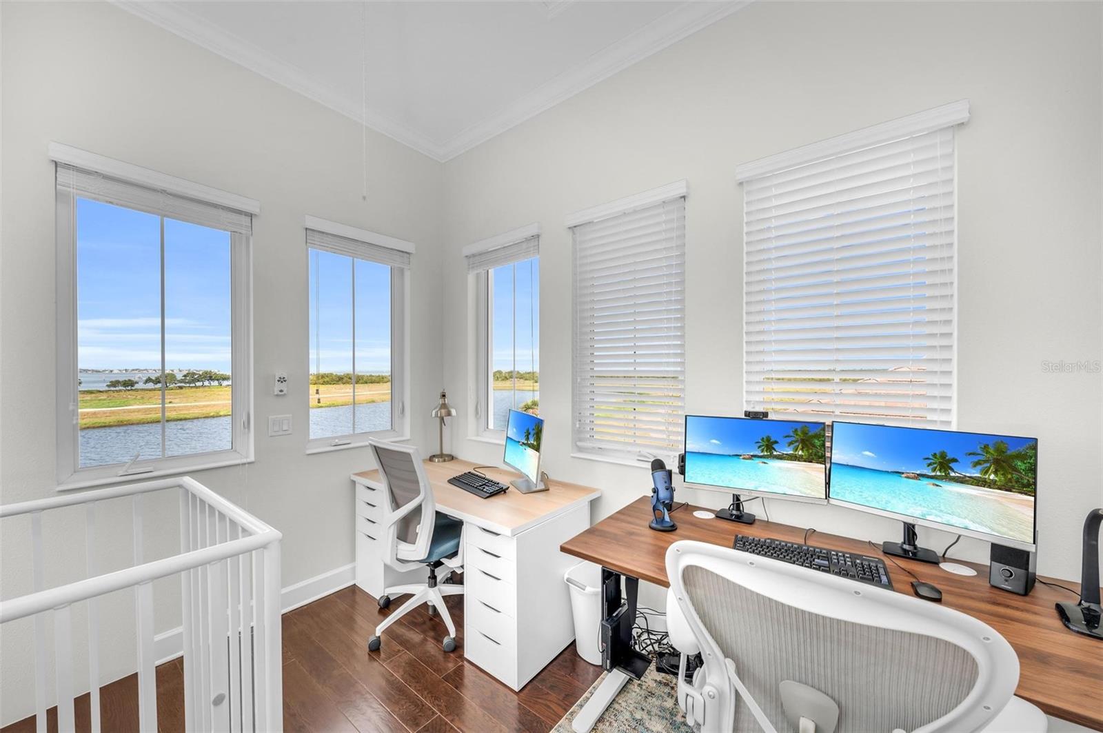 230 SAPPHIRE LAKE DR #201