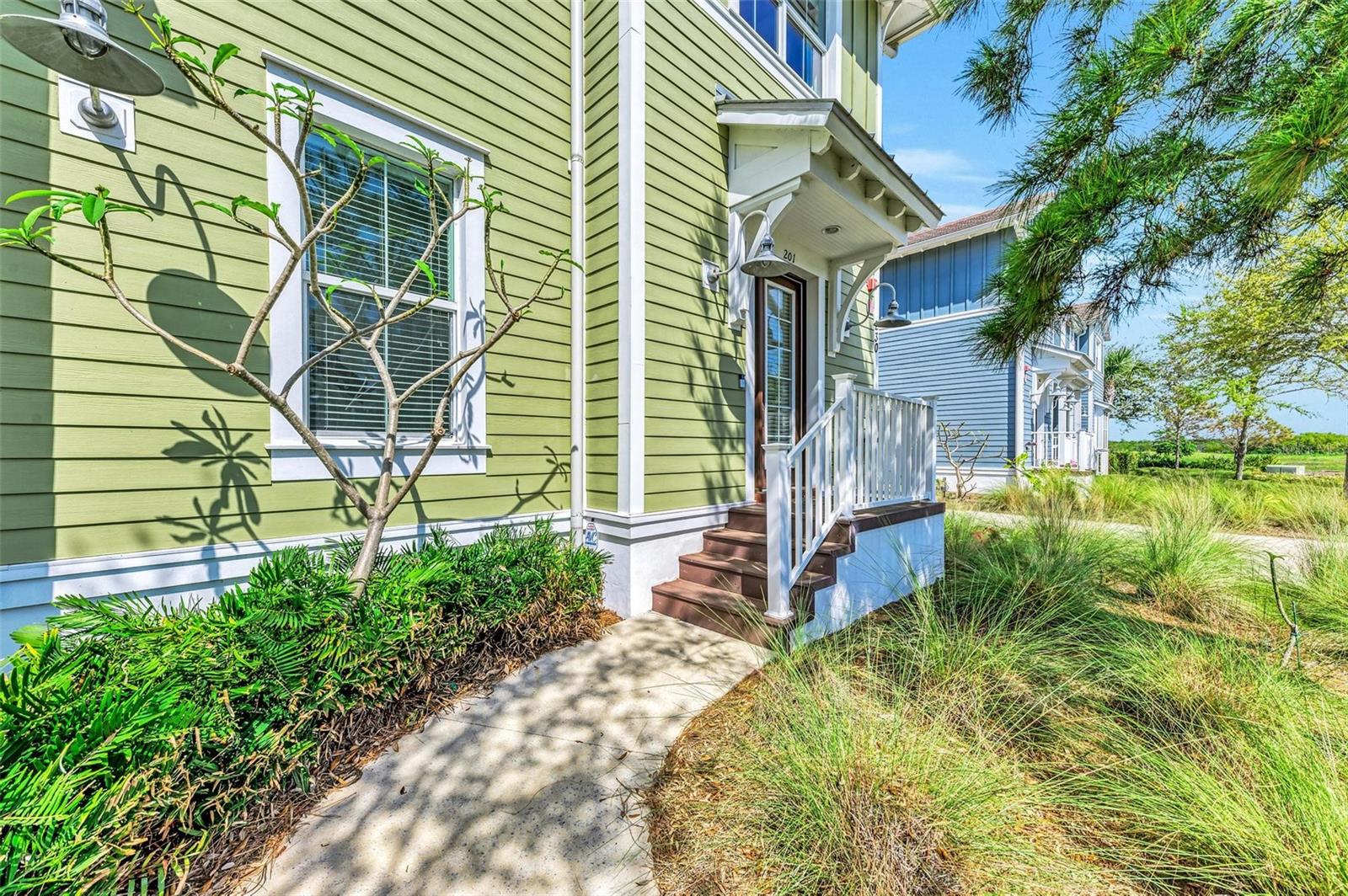 230 SAPPHIRE LAKE DR #201