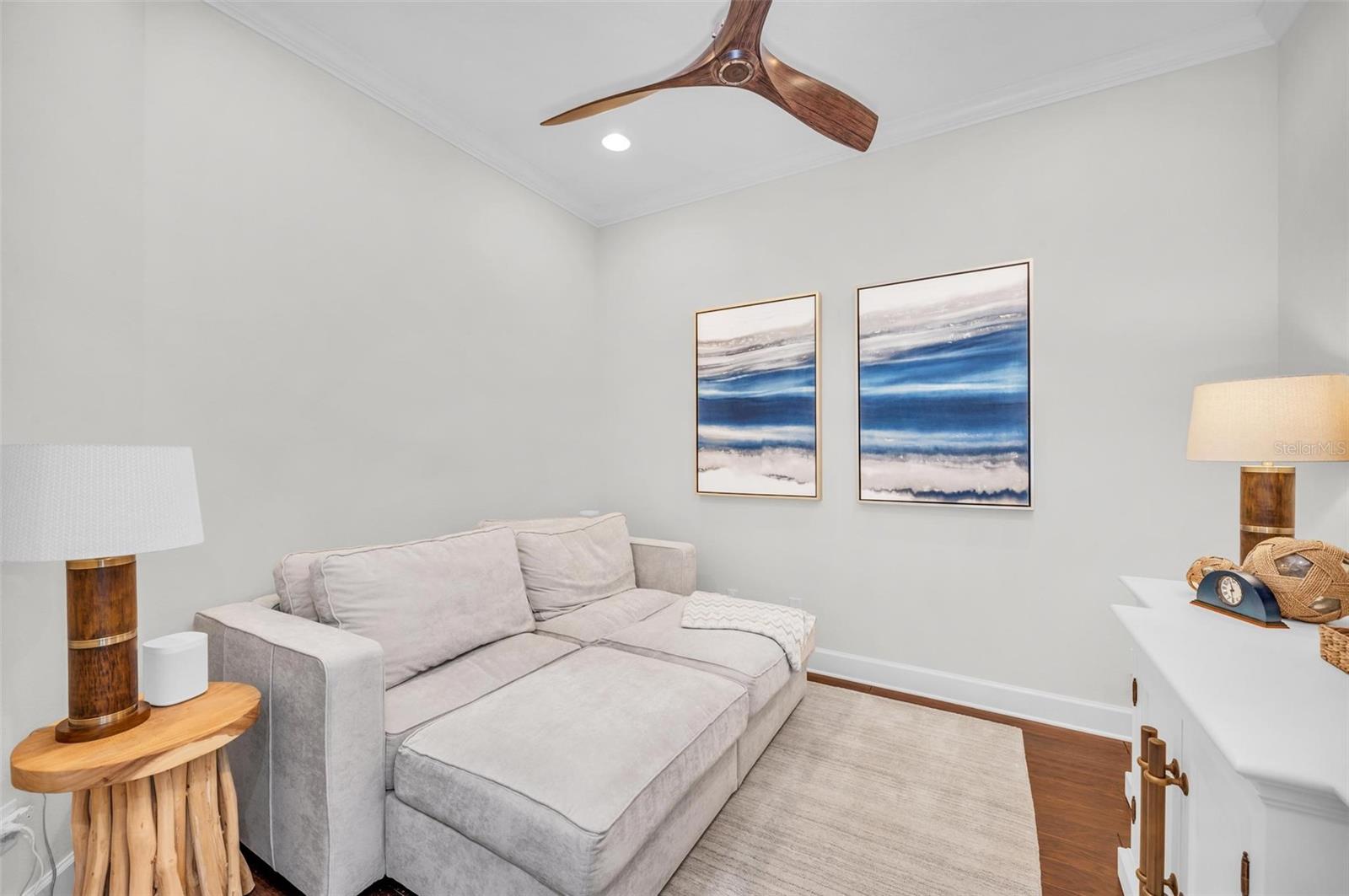 230 SAPPHIRE LAKE DR #201