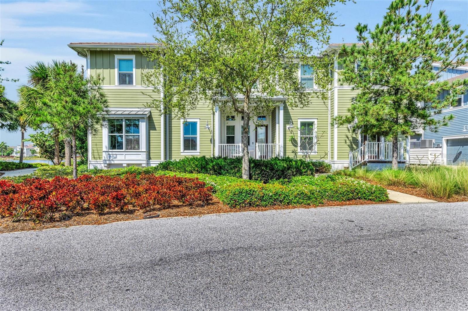 230 SAPPHIRE LAKE DR #201