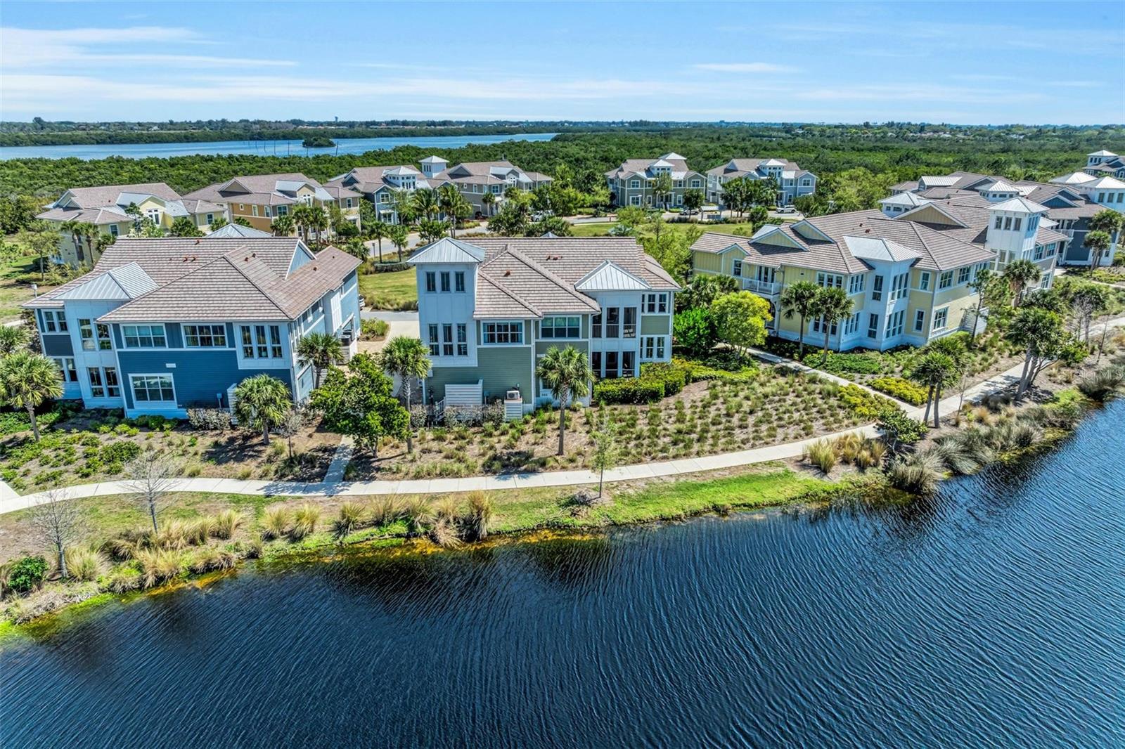 230 SAPPHIRE LAKE DR #201