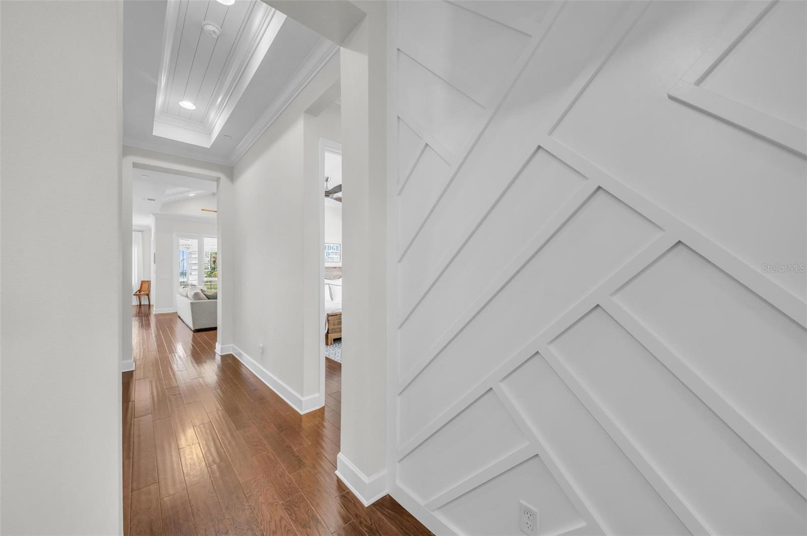 230 SAPPHIRE LAKE DR #201