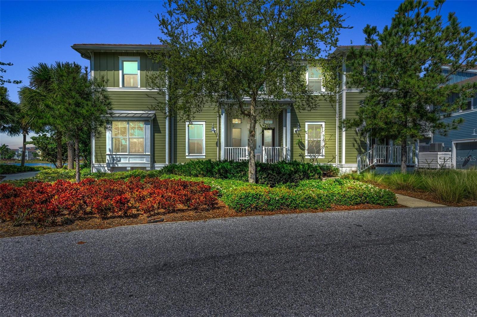 230 SAPPHIRE LAKE DR #201