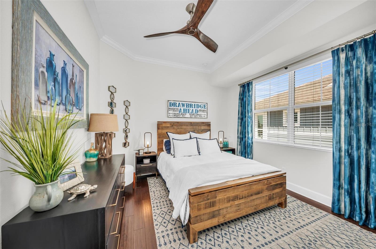 230 SAPPHIRE LAKE DR #201