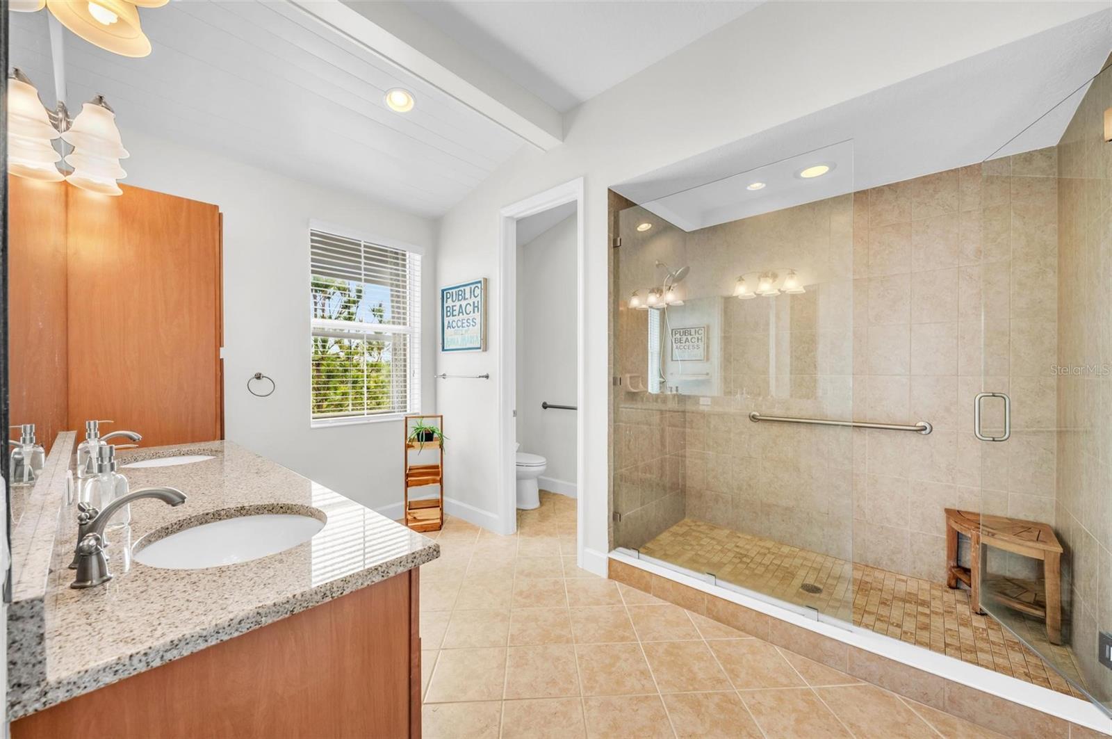 230 SAPPHIRE LAKE DR #201