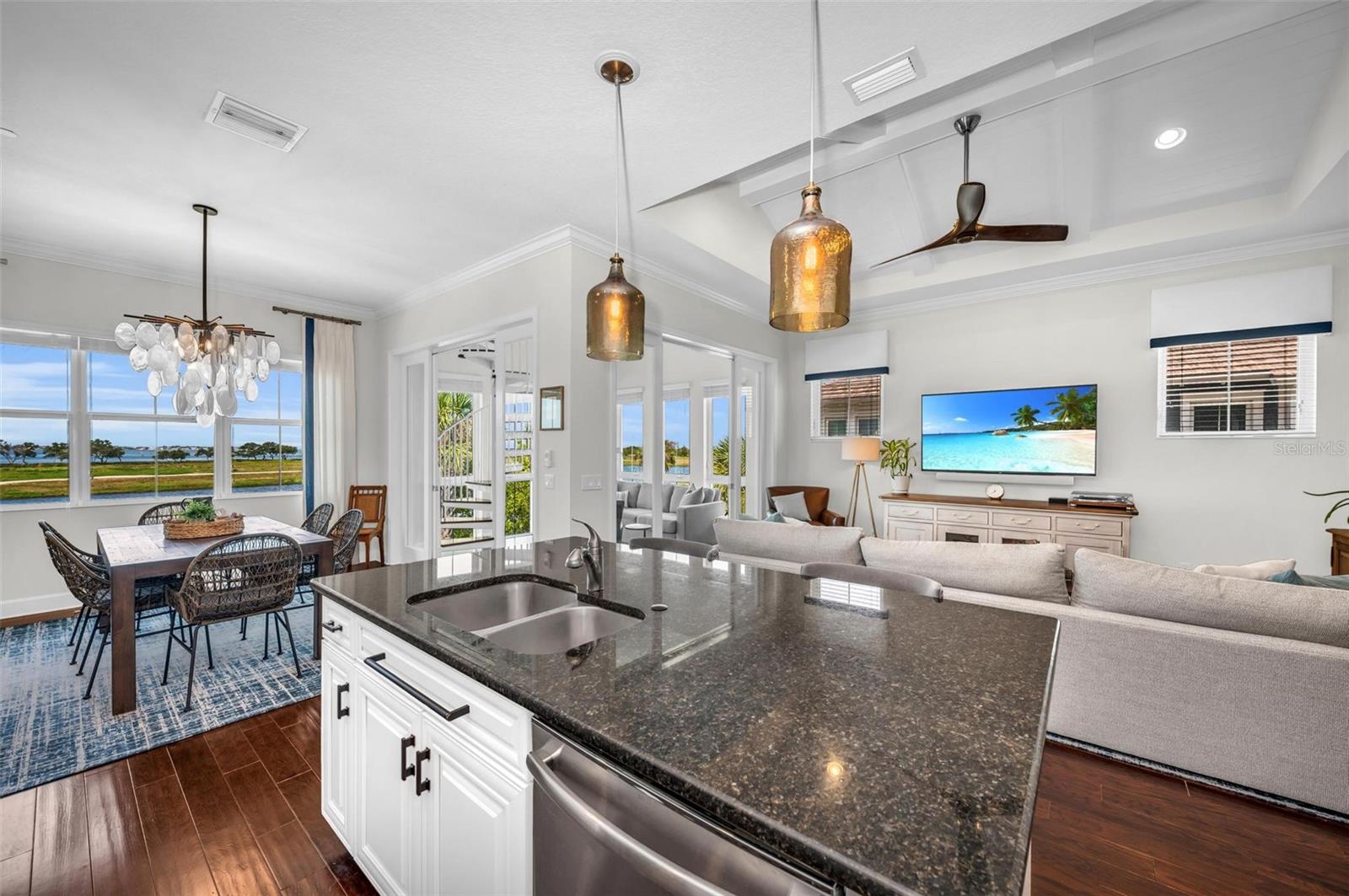 230 SAPPHIRE LAKE DR #201