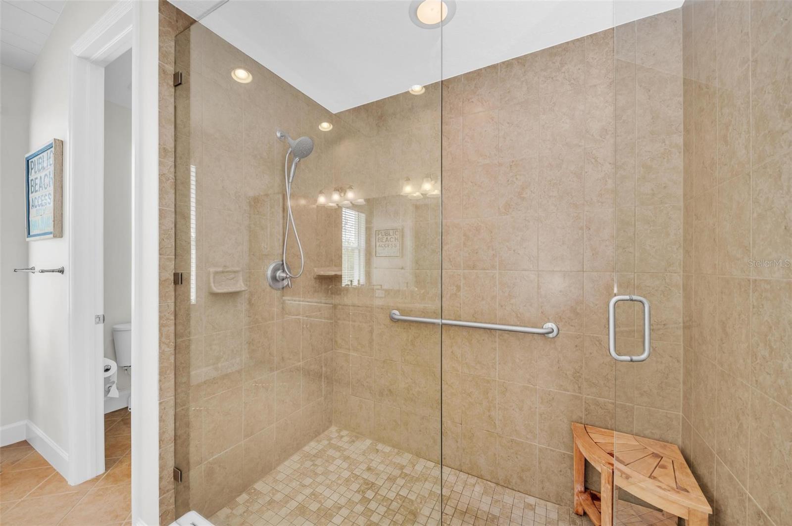 230 SAPPHIRE LAKE DR #201