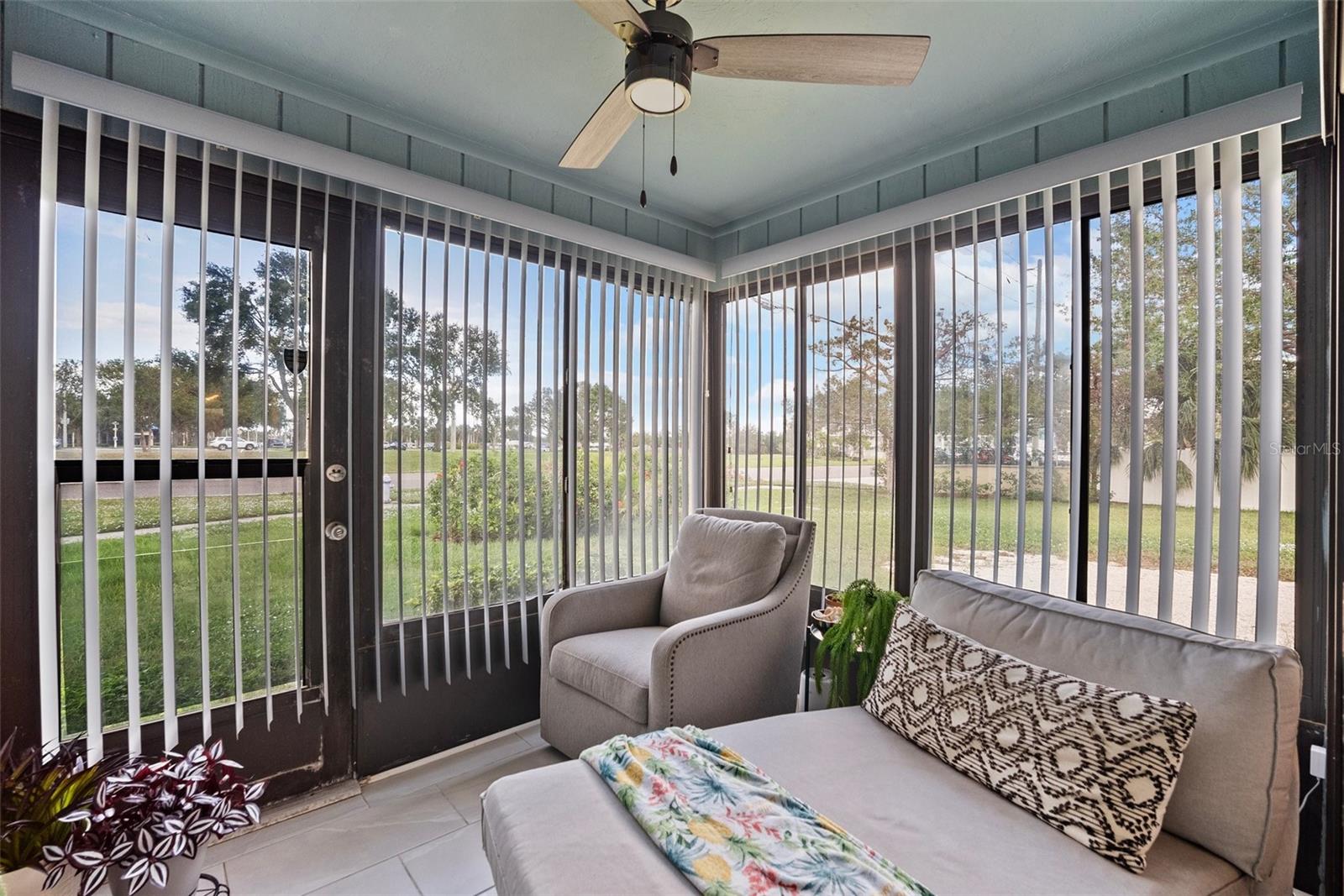 2701 60TH AVENUE PLZ N #8D