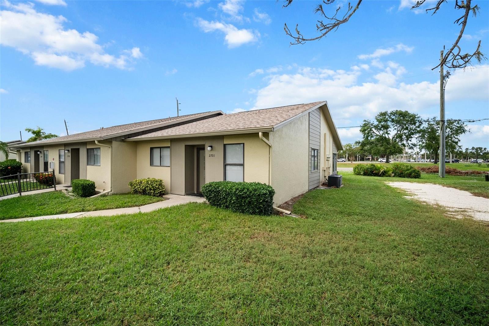 2701 60TH AVENUE PLZ N #8D