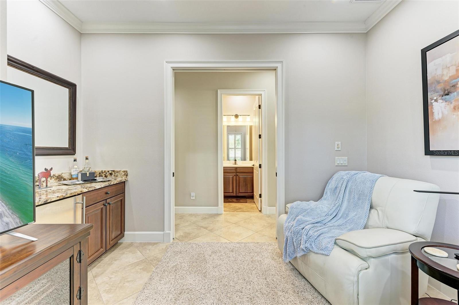 321 SAPPHIRE LAKE DR #101