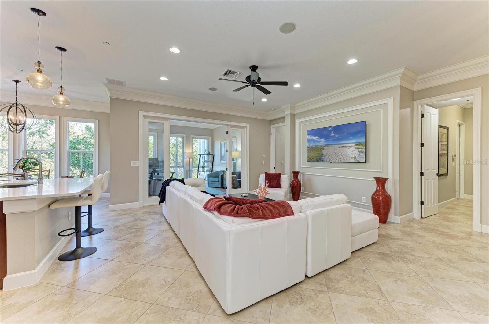 321 SAPPHIRE LAKE DR #101