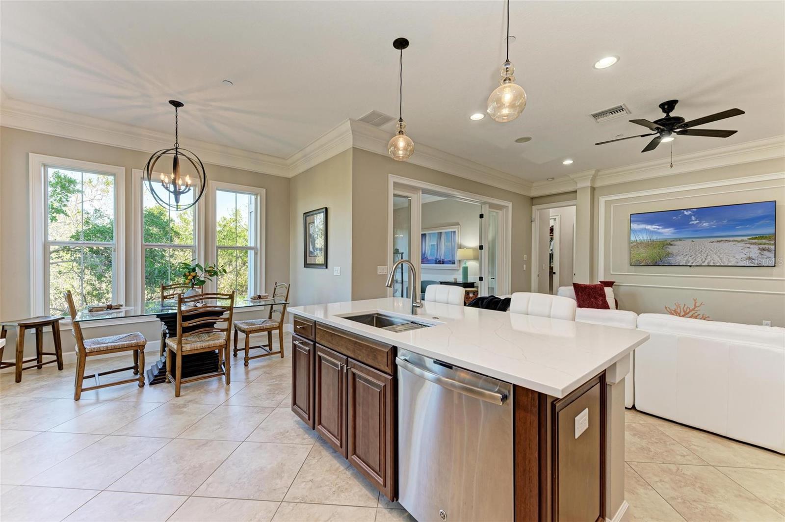 321 SAPPHIRE LAKE DR #101