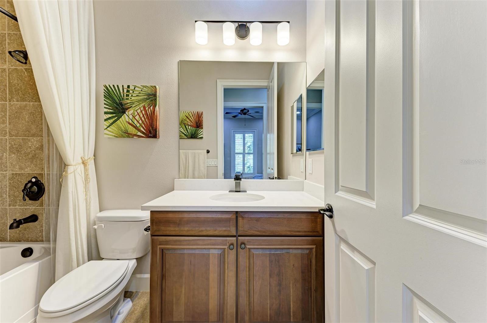 321 SAPPHIRE LAKE DR #101