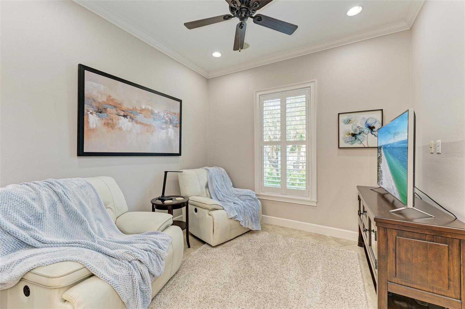 321 SAPPHIRE LAKE DR #101