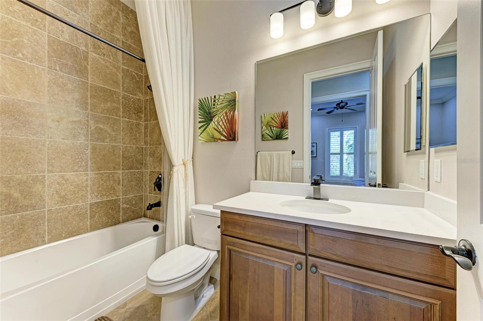 321 SAPPHIRE LAKE DR #101