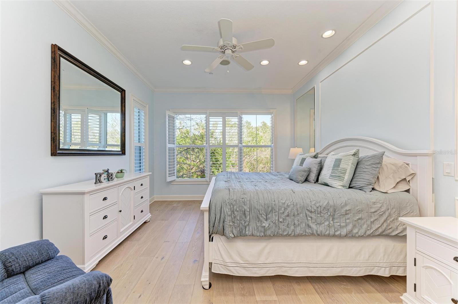 321 SAPPHIRE LAKE DR #101