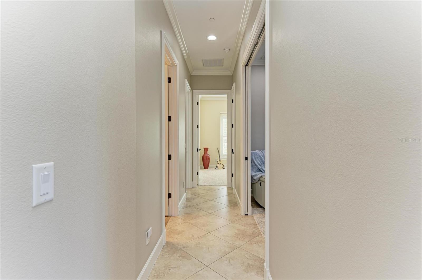 321 SAPPHIRE LAKE DR #101