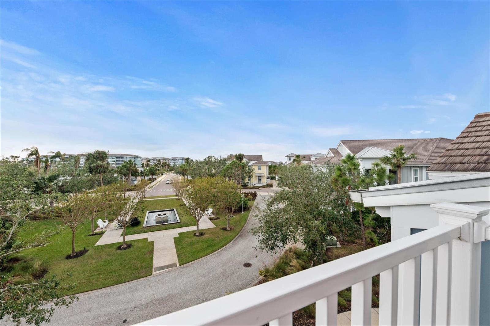321 SAPPHIRE LAKE DR #202