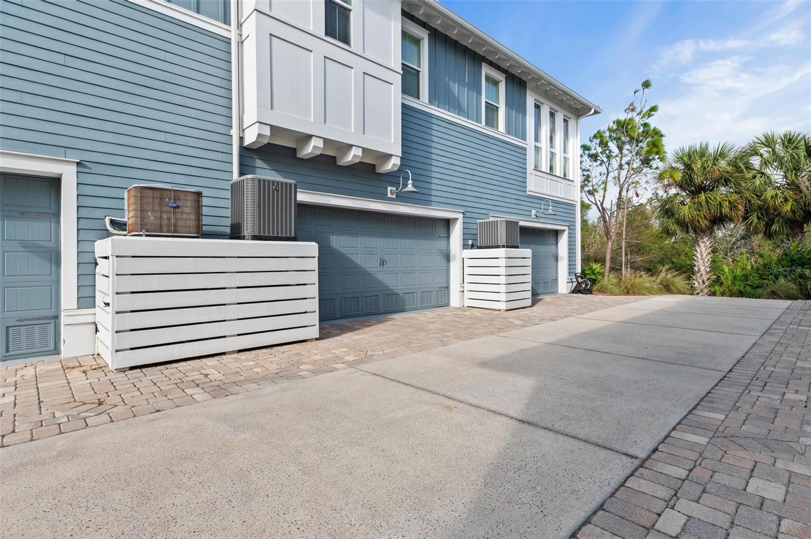 321 SAPPHIRE LAKE DR #202
