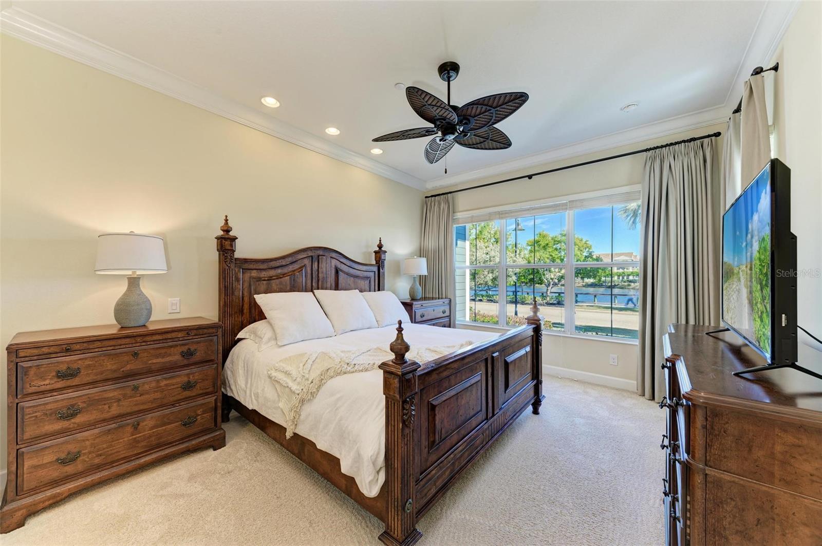 307 COMPASS POINT DR #101