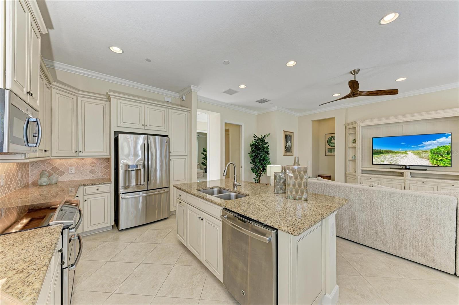 307 COMPASS POINT DR #101