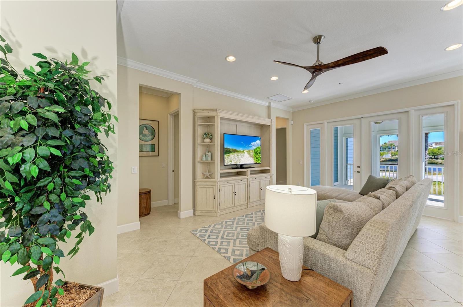 307 COMPASS POINT DR #101