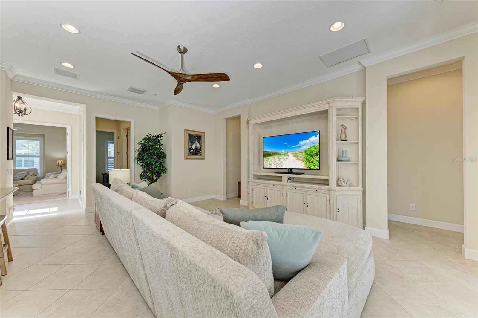 307 COMPASS POINT DR #101