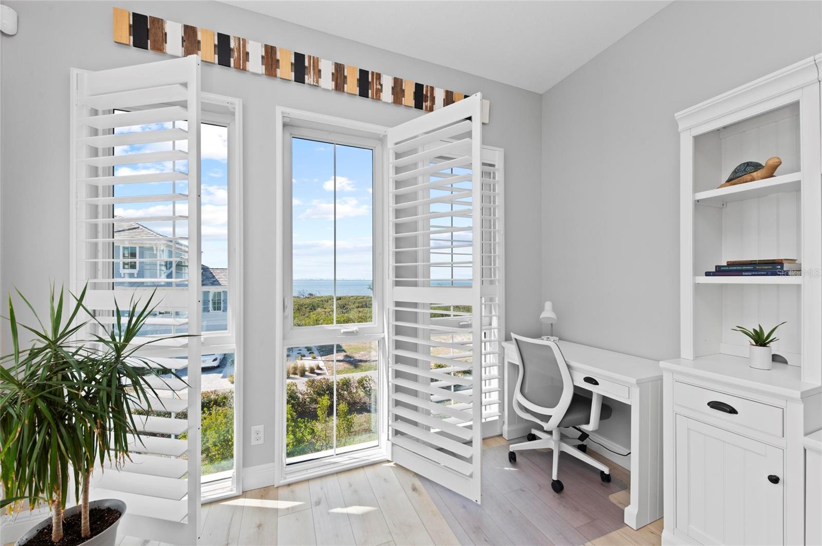 326 COMPASS POINT DR #201