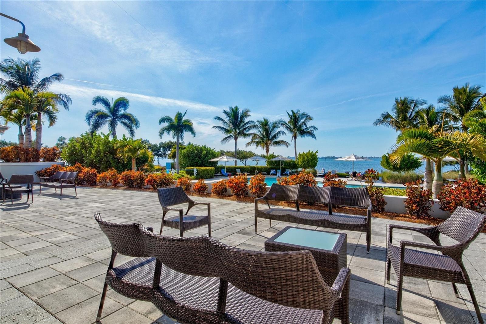 322 COMPASS POINT DR #201